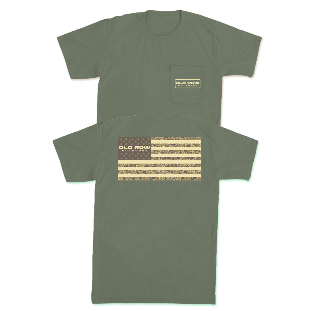OLD ROW OUTDOORS 80S CAMO FLAG POCKET TEE